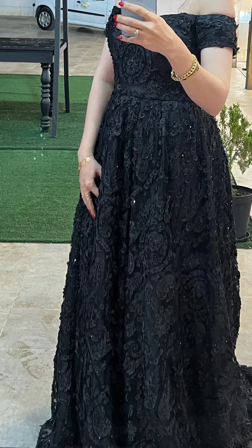 پیراهن مجلسی|لباس|ساری, |دیوار