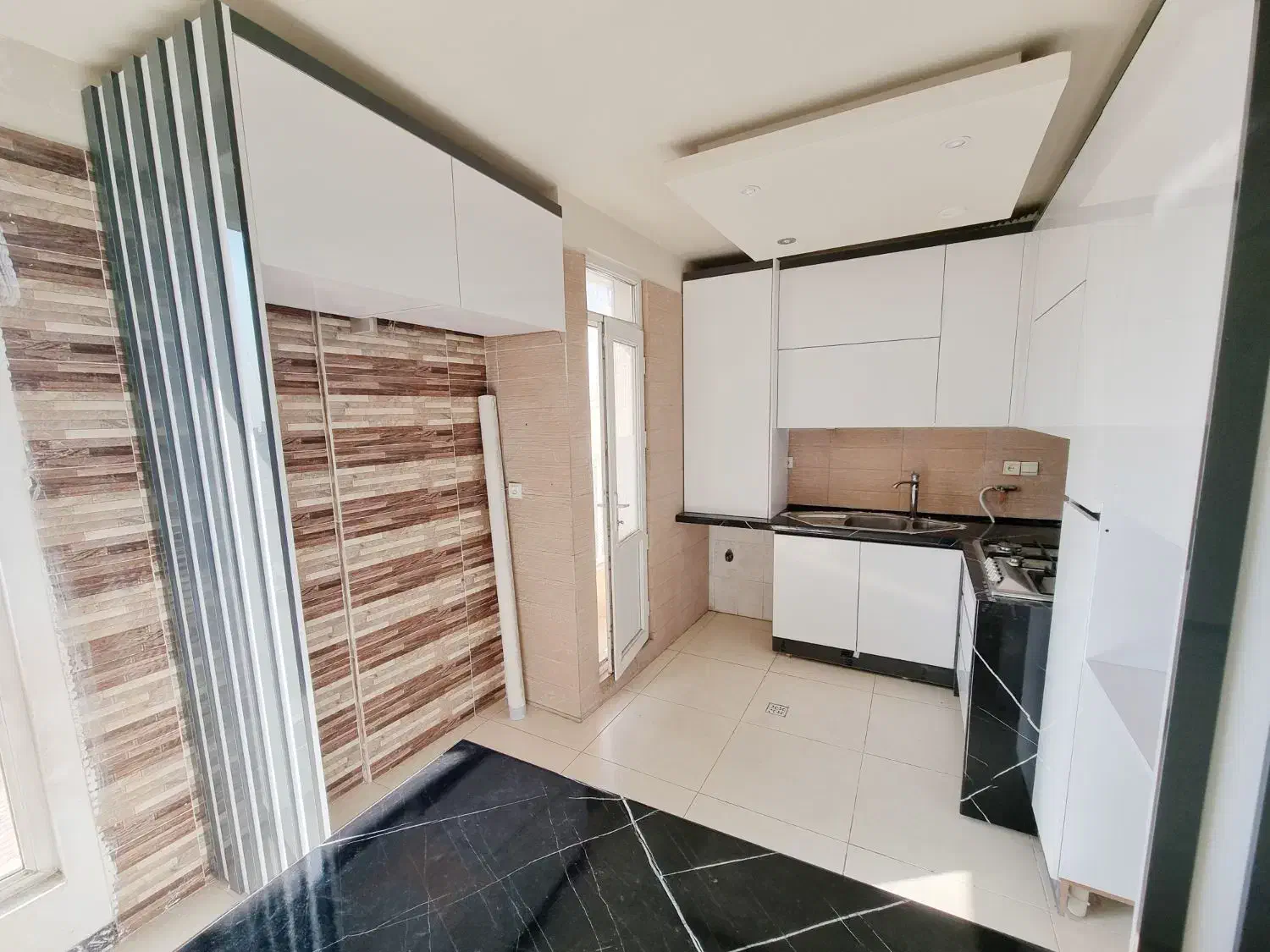 هفت تیر بهارشمالی ۸۵ متر دو خواب با امکانات