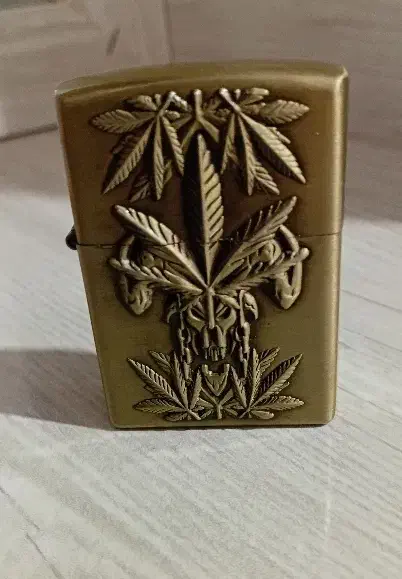 فندک کلاسیک اصل|کلکسیون اشیاء عتیقه|سلیمان, |دیوار