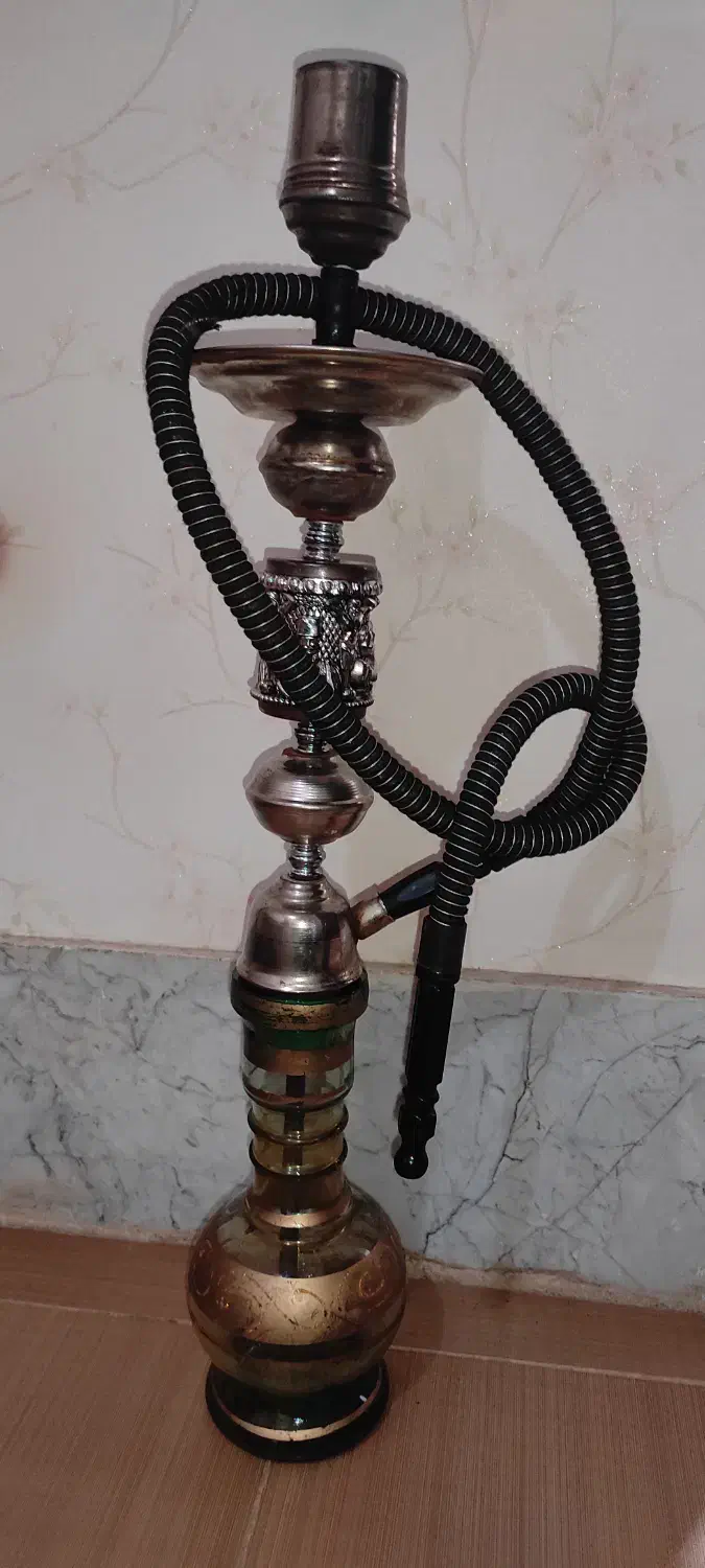 قلیان قدیمی|کلکسیون اشیاء عتیقه|بردسکن, |دیوار