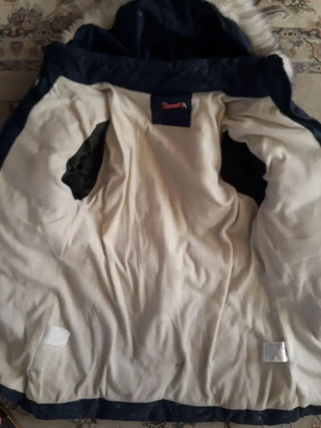 کاپشن دخترانه سایز ۷ تا ۹ سال سالم و تمیز|کفش و لباس بچه|مشهد, تربیت (صدف)|دیوار