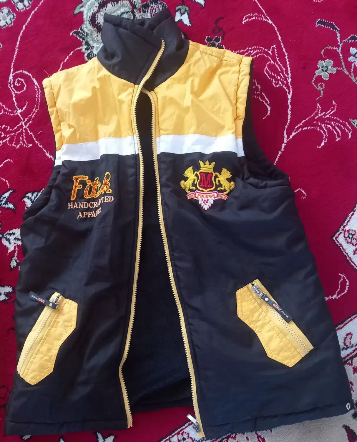 هودی و پافر|لباس|رامیان, |دیوار