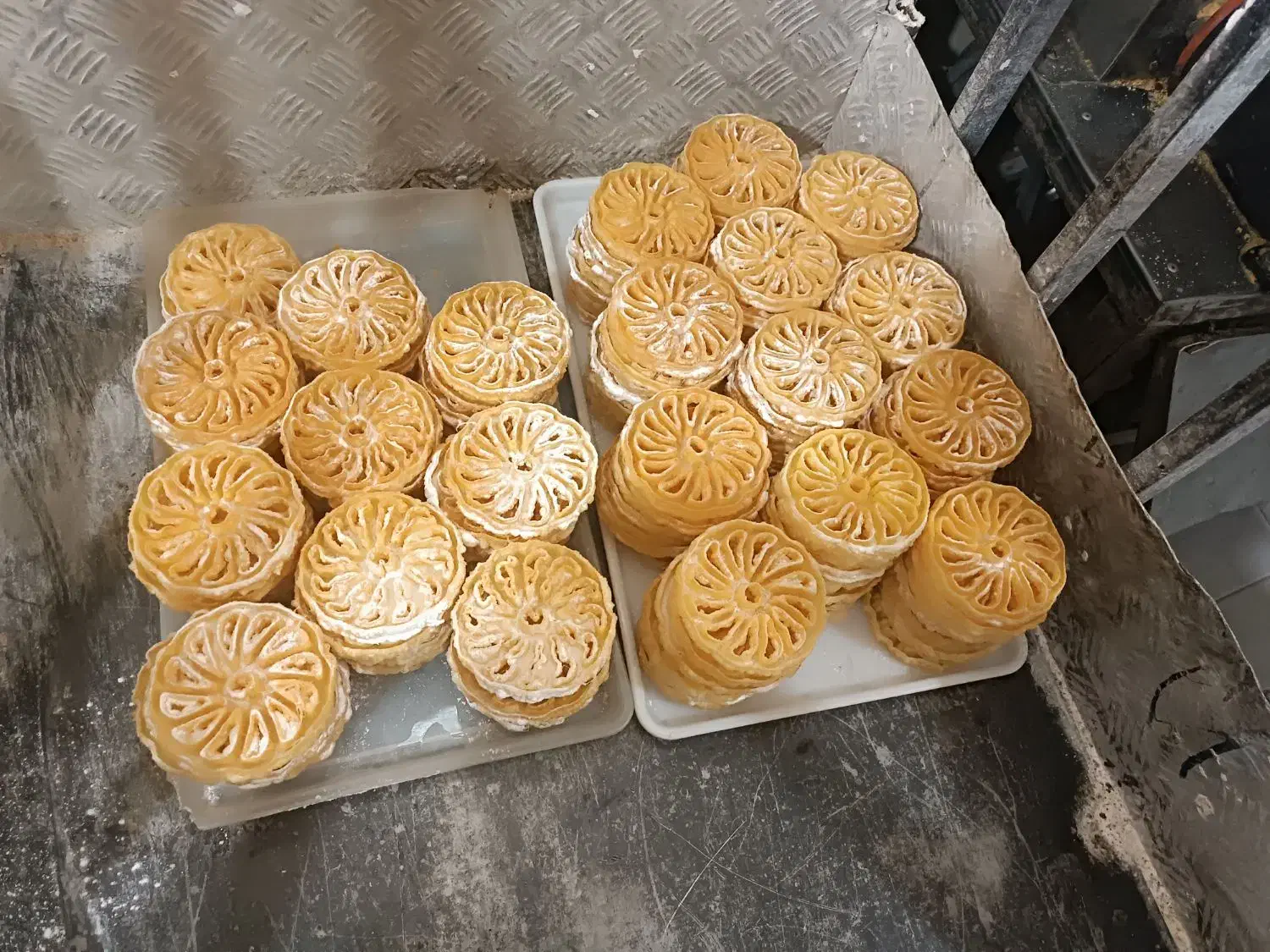 استاد کار پنجره ای هستم  با کیفیت عالی تردوخوشمزه|خوردنی و آشامیدنی|هفدر, |دیوار