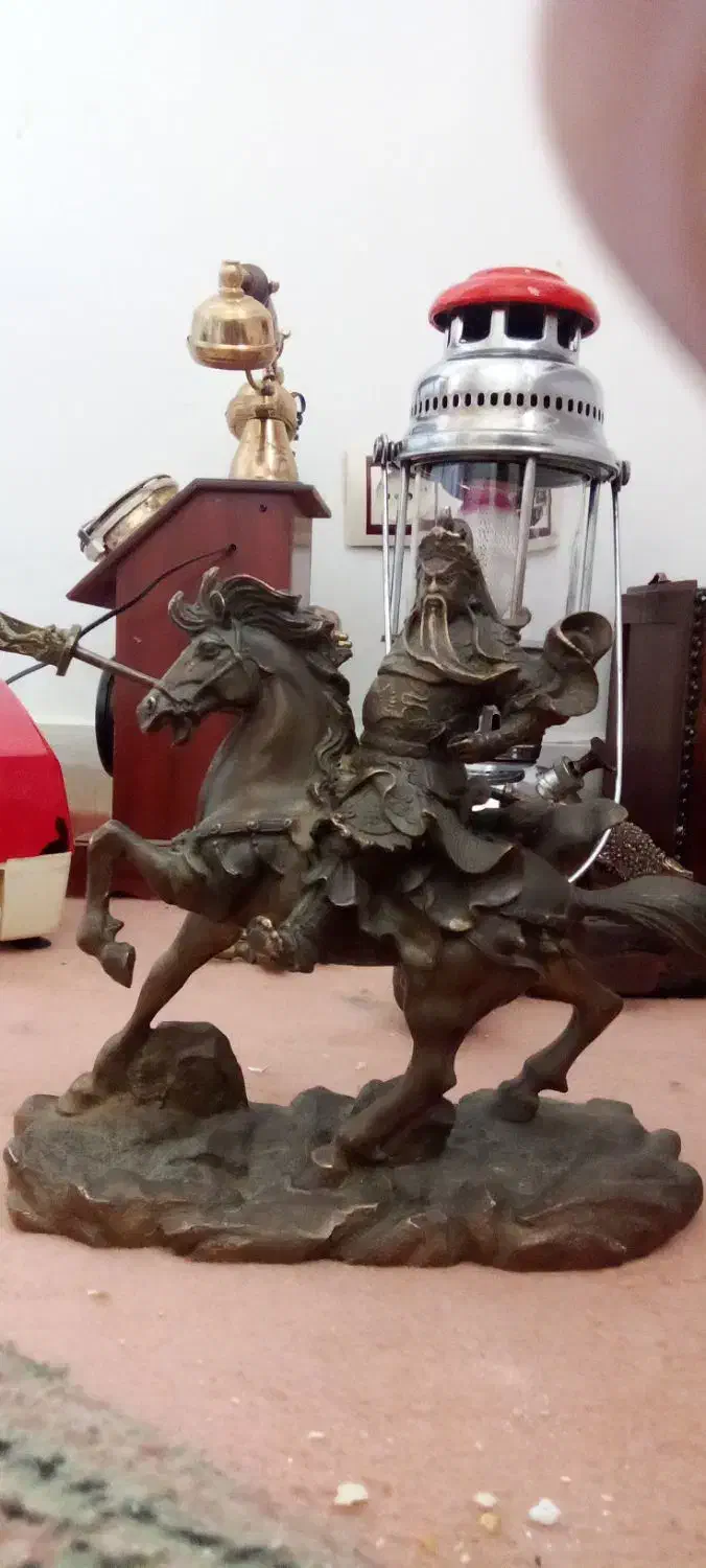 مجسمه چنگیزخان قدمت دار|کلکسیون اشیاء عتیقه|اراک, |دیوار