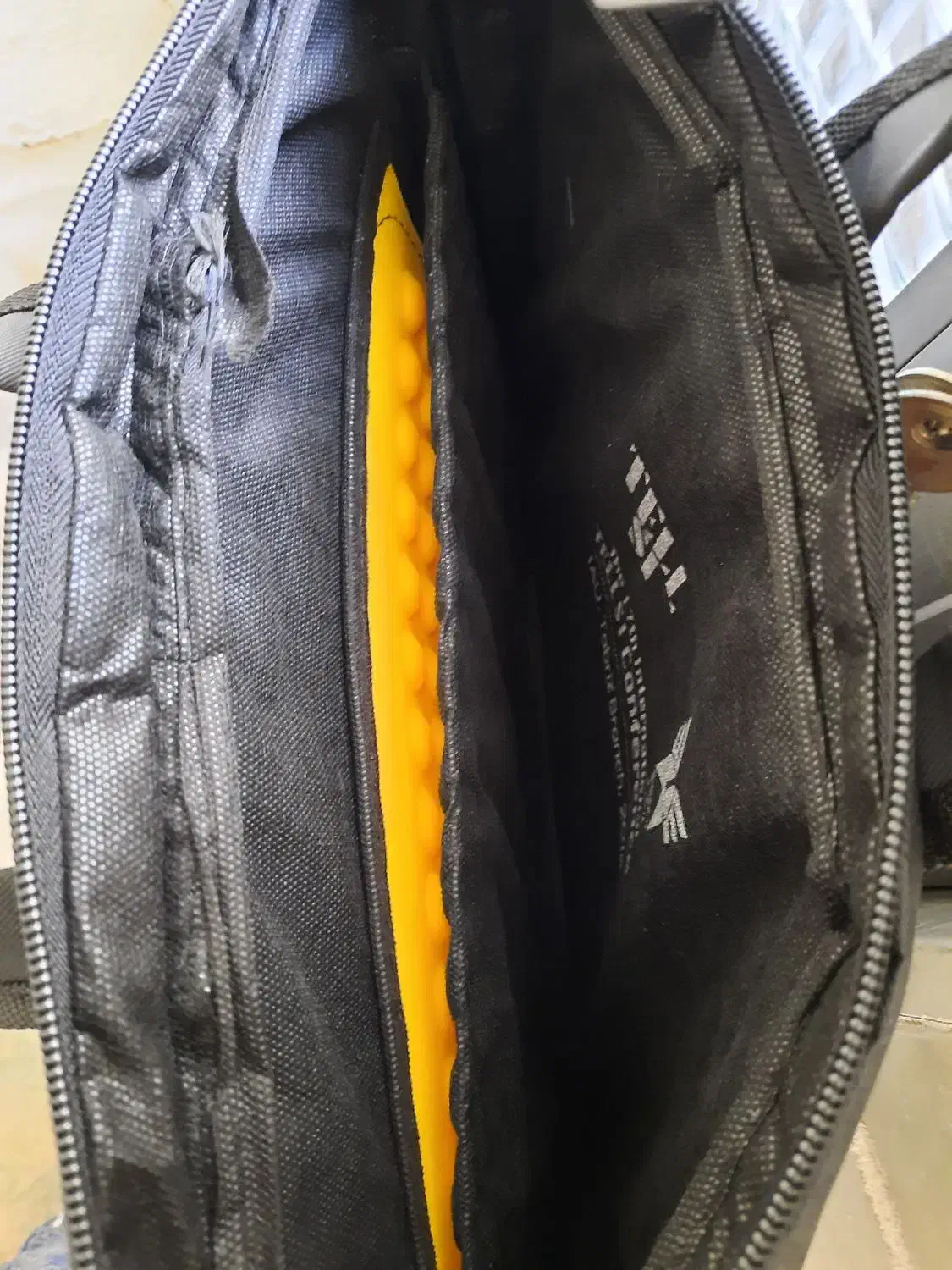 کیف مدرسه و لپ تاپ|کیف، کفش، کمربند|تبریز, |دیوار