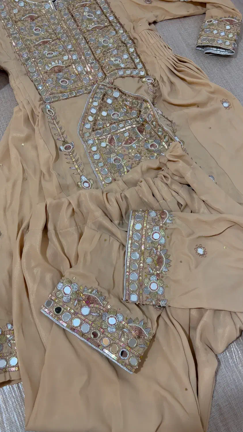 لباس بلوچی|لباس|چابهار, |دیوار