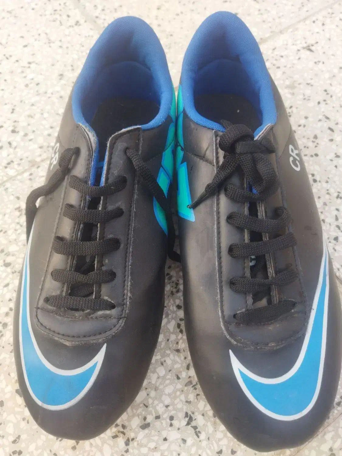 کفش فوتبال|تجهیزات ورزشی|نیشابور, کریم آباد|دیوار