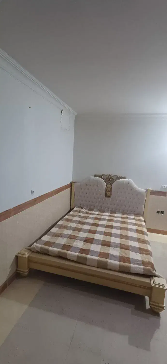 تخت دونفره همراه با تشک|تخت و سرویس خواب|ملارد, |دیوار