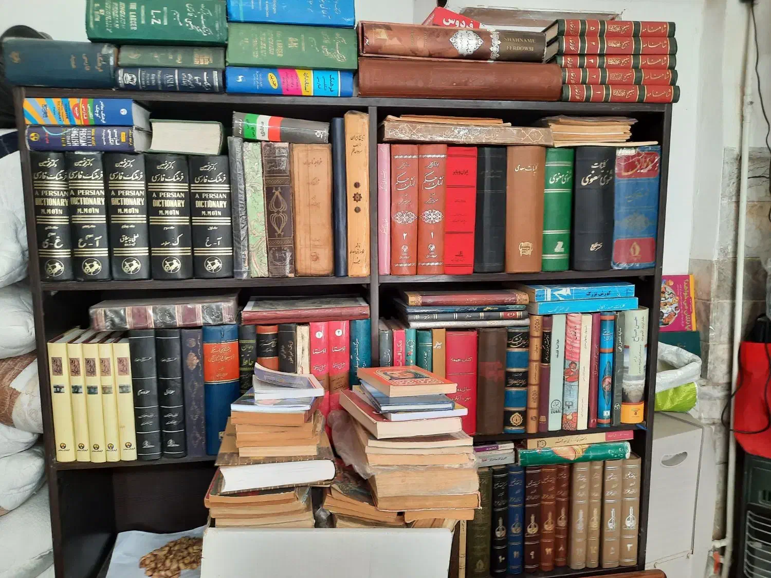 انواع کتاب قدیمی و جدید|کتاب و مجله تاریخی|بومهن, |دیوار