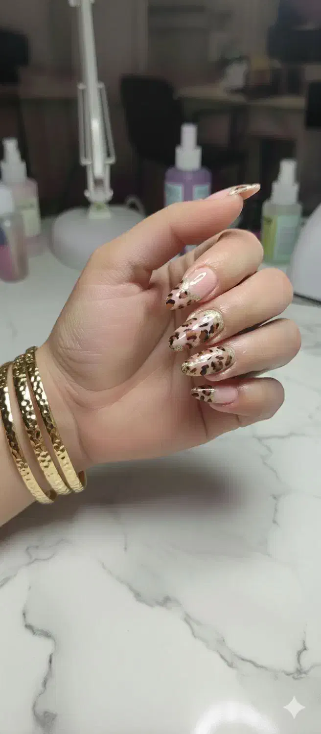 کاشت ناخن|خدمات آرایشگری و زیبایی|محمدشهر, محمدشهر|دیوار