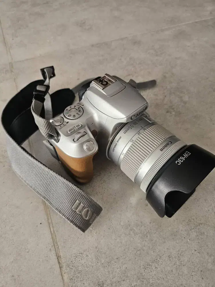 دوربین 200D|دوربین عکاسی و فیلمبرداری|نجفآباد, قلعه سفید|دیوار