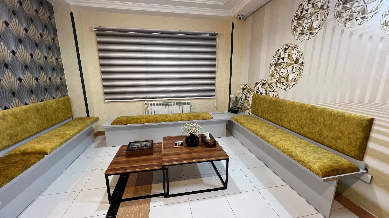 نیمکت|صندلی و نیمکت|رشت, گلسار|دیوار