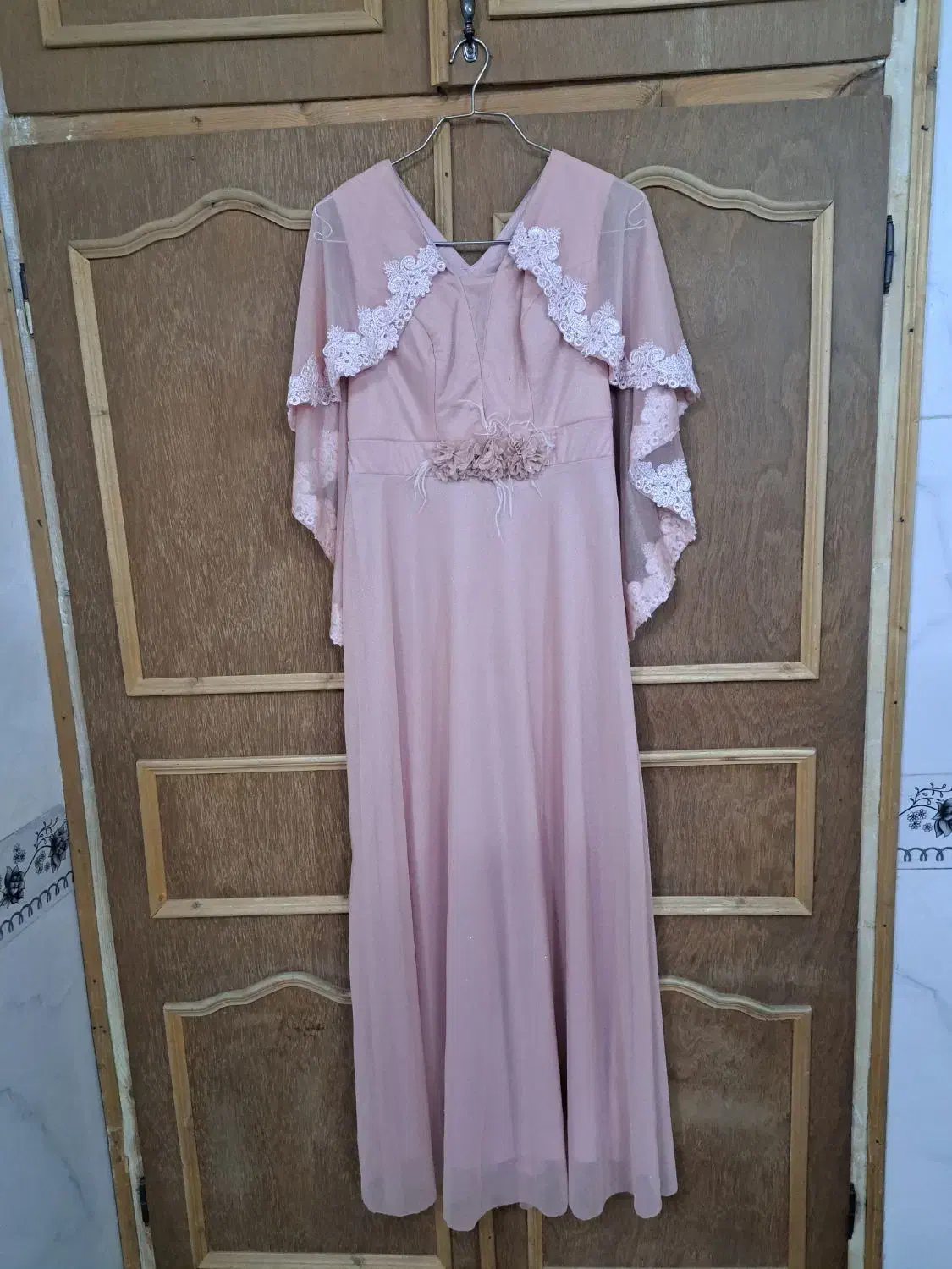 لباس مجلسی|لباس|مشهد, پنجتن|دیوار