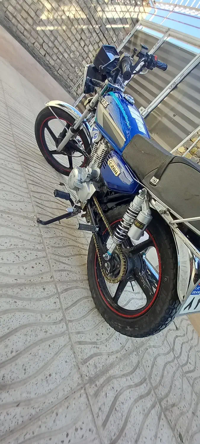 موتور پرواز ۲۰۰کاربرات تمیز|موتورسیکلت|شاهین‌شهر, حاجی آباد|دیوار