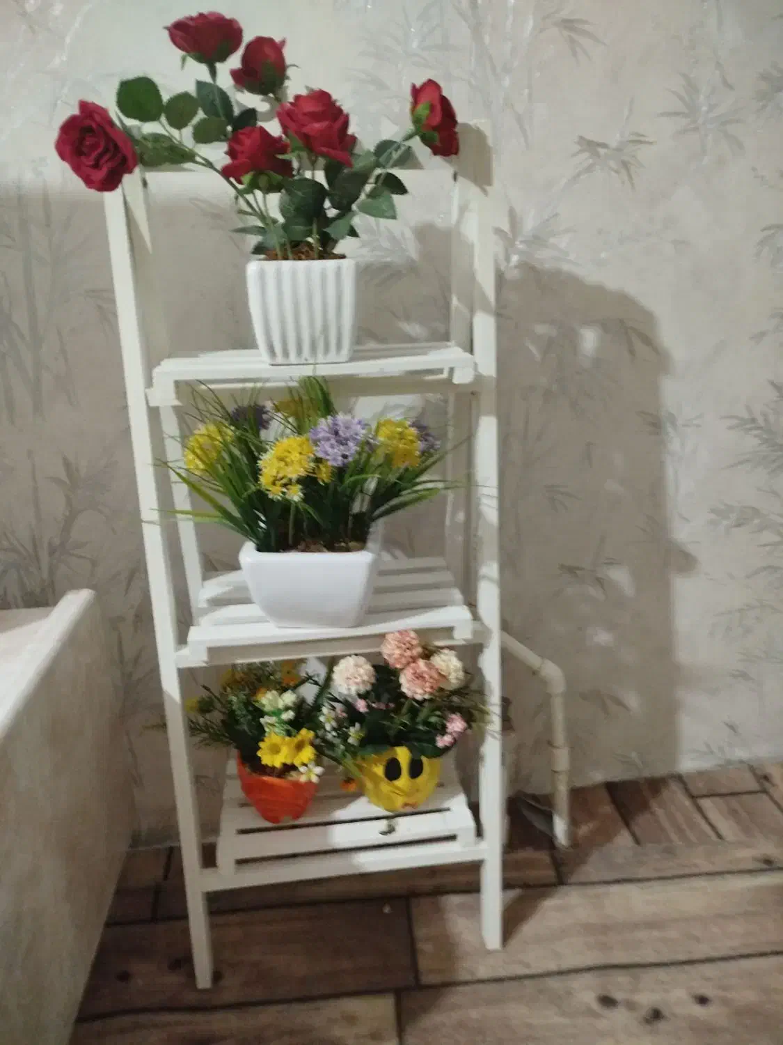 گل  رز مصنوعی وتابلو فرش واستند گل همراه گل|صنایع دستی و سایر لوازم تزئینی|ارومیه, |دیوار