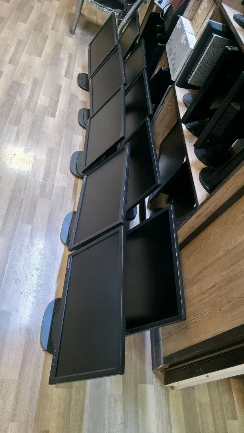 مانیتور لنوو ۲۰ اینچ پایه آسانسوری led|قطعات و لوازم جانبی رایانه|تهران, ایرانشهر|دیوار