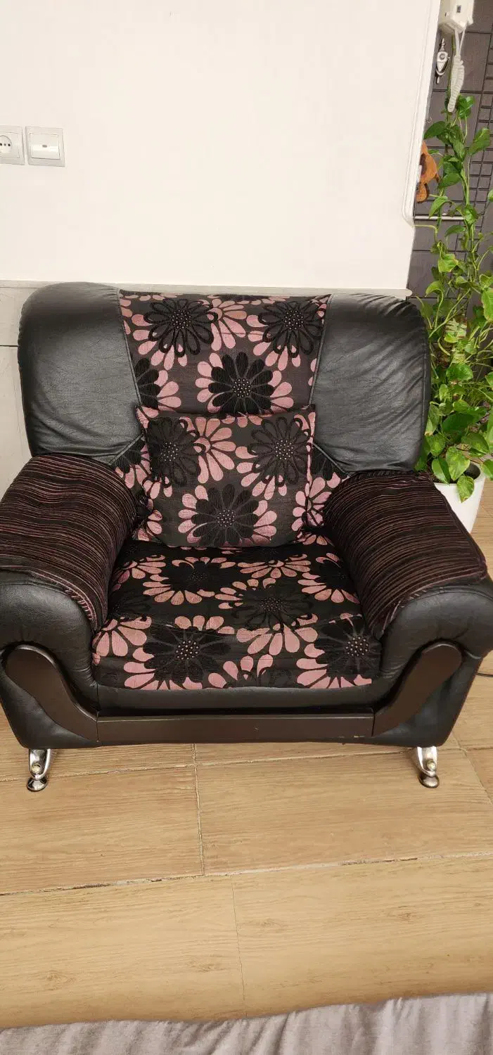 مبل ۷نفره با رویه پارچه و چرم در حدنو|مبلمان خانگی و میز عسلی|کاشان, درب اصفهان|دیوار