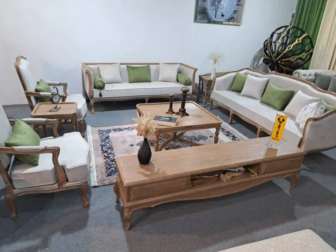 مبل کلاسیک راحتی|مبلمان خانگی و میز عسلی|رباطکریم, پیغمبر|دیوار