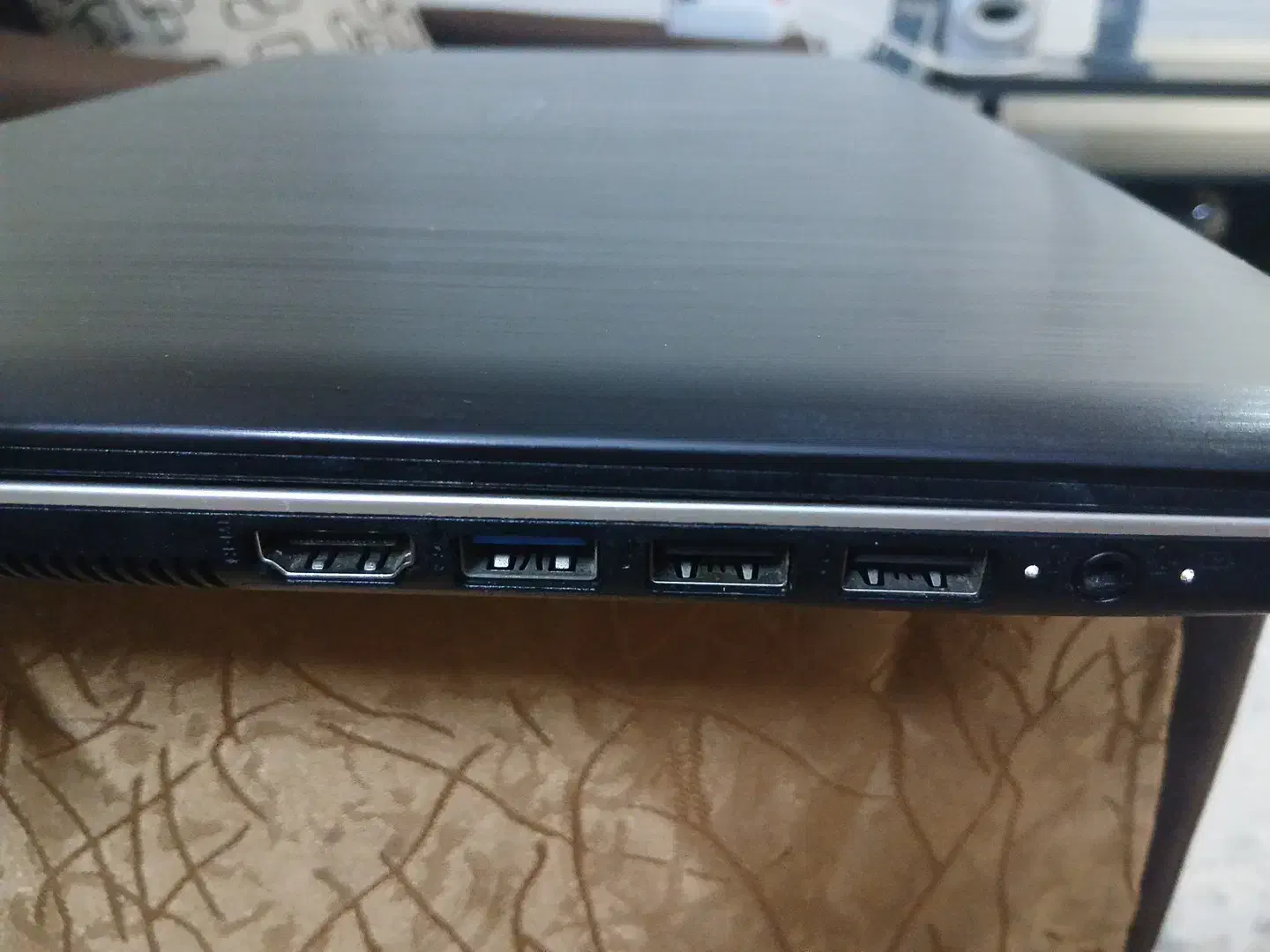 لپتاپ Asus|رایانه همراه|اندیشه, اندیشه فاز ۱|دیوار