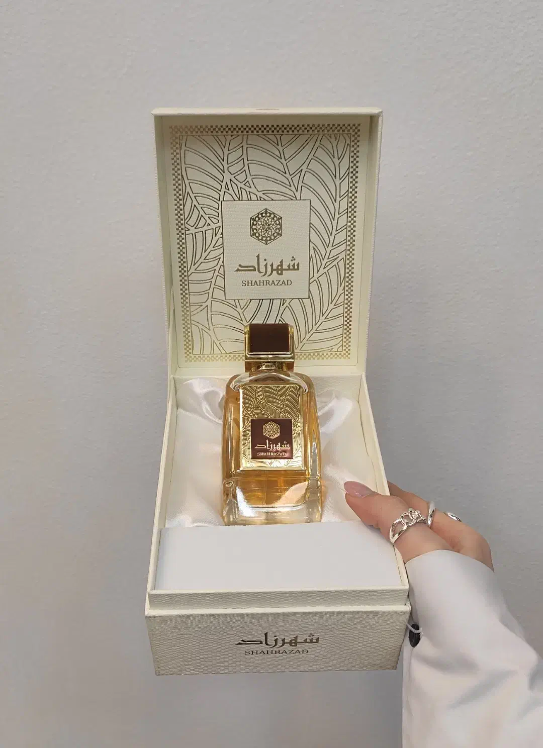 عطر شهرزاد|آرایشی، بهداشتی، درمانی|شیراز, شهرک قمشه|دیوار