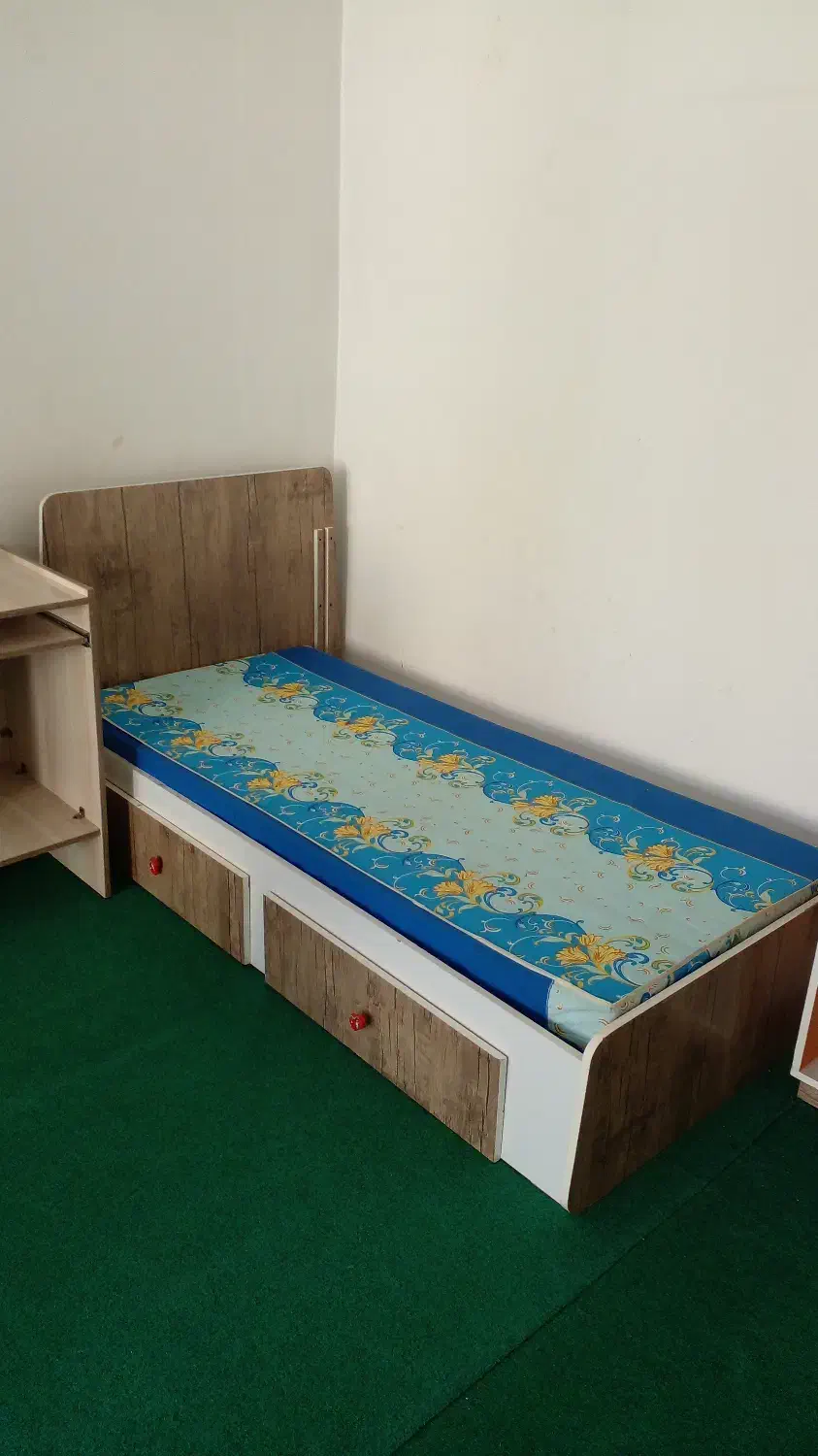 تخت و کمد|تخت و صندلی بچه|سنندج, |دیوار