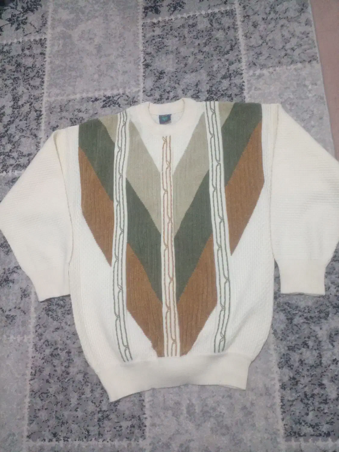 کاپشن نو|لباس|رباطکریم, الارد|دیوار