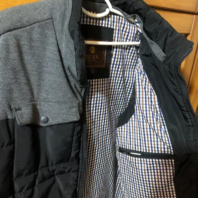 پافر گرم|لباس|فردیس, منظریه|دیوار