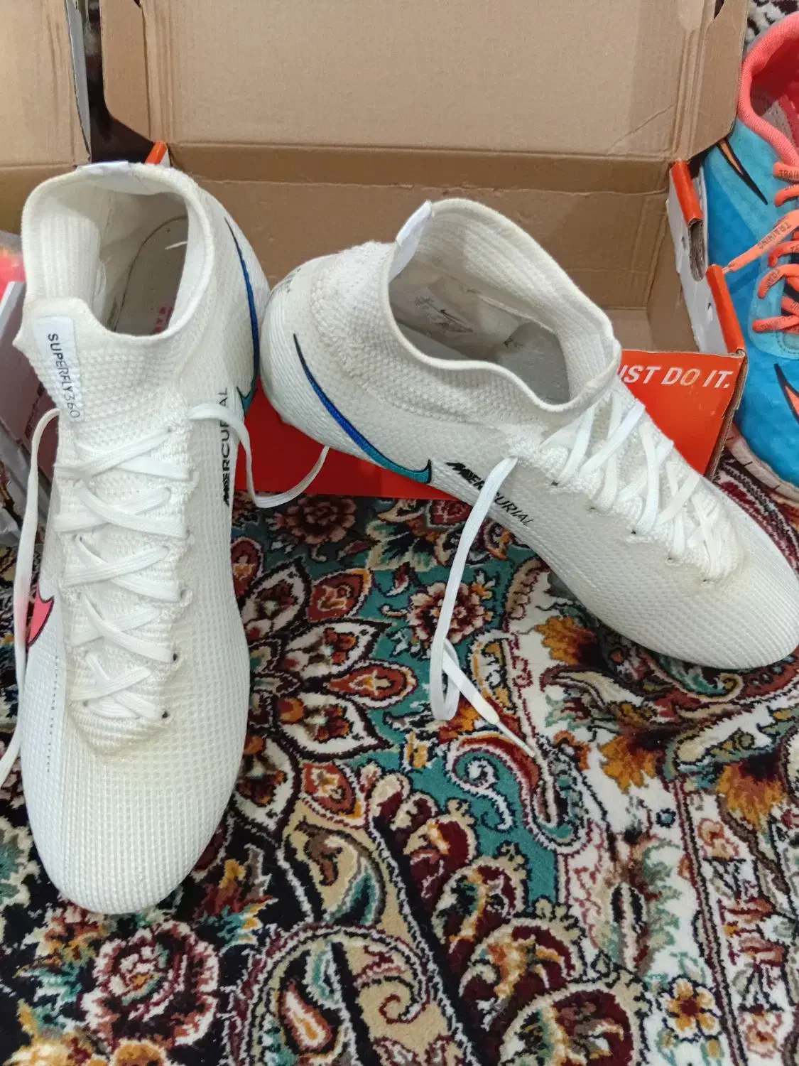 کفش و توپ اورجینال نایک چمنی|کیف، کفش، کمربند|نیشابور, امام|دیوار