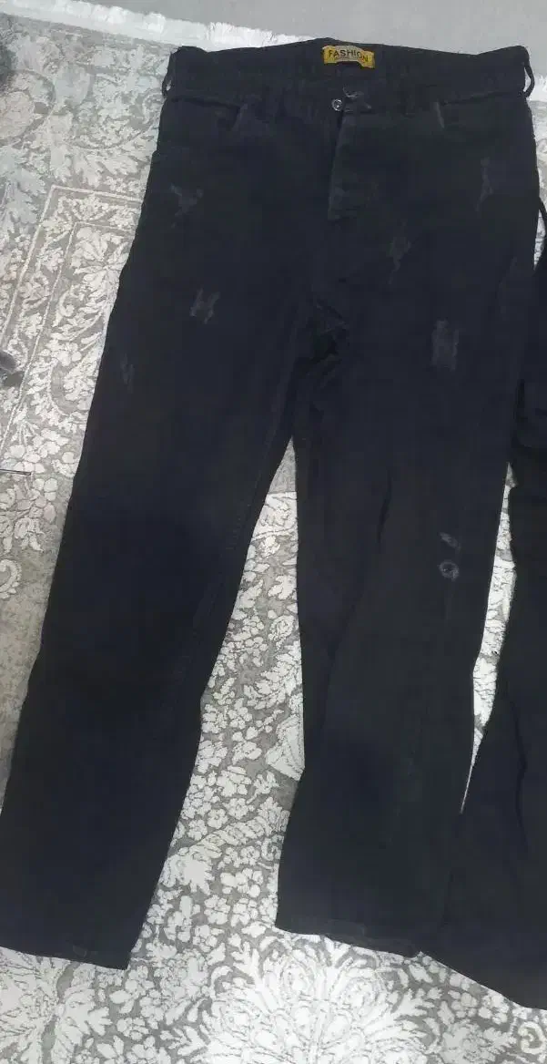 شلوار لی مشکی|لباس|هشتگرد, مدرس|دیوار