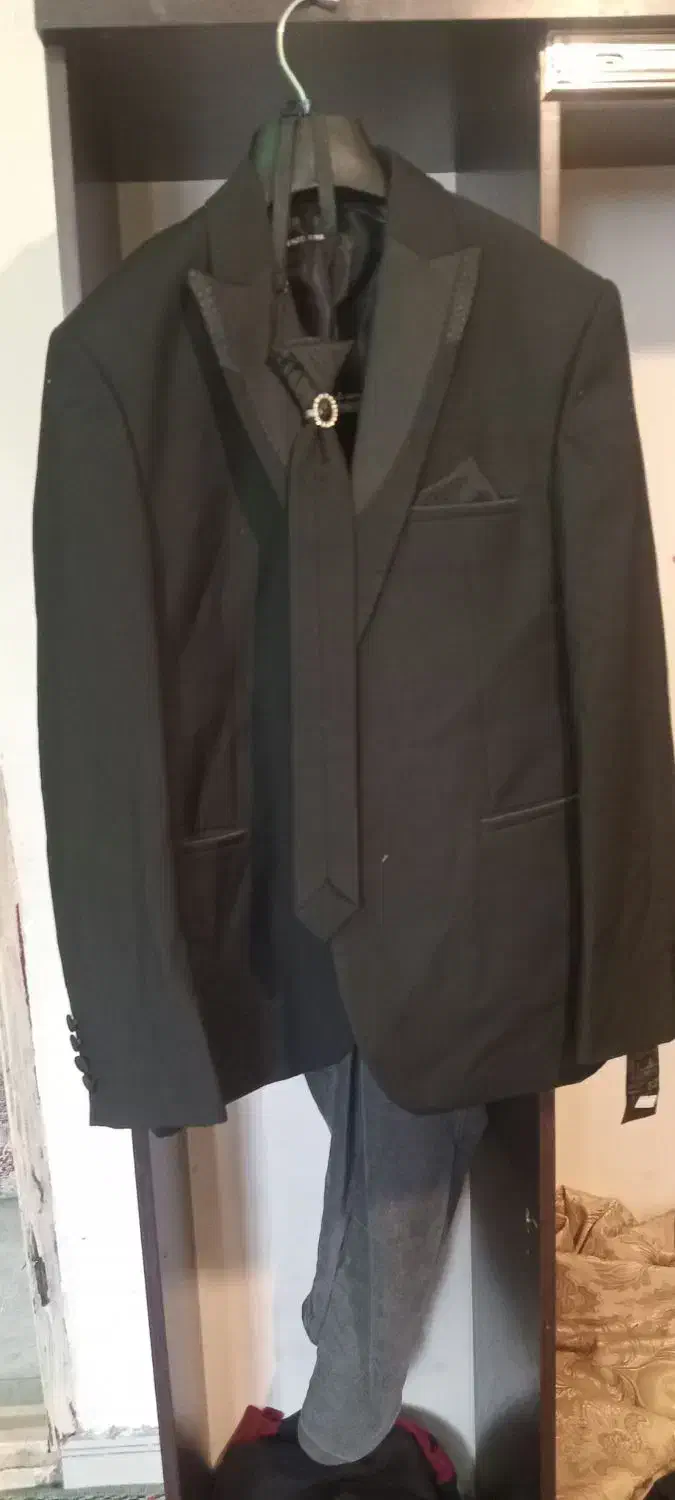 کت و شلوار|لباس|بومهن, |دیوار