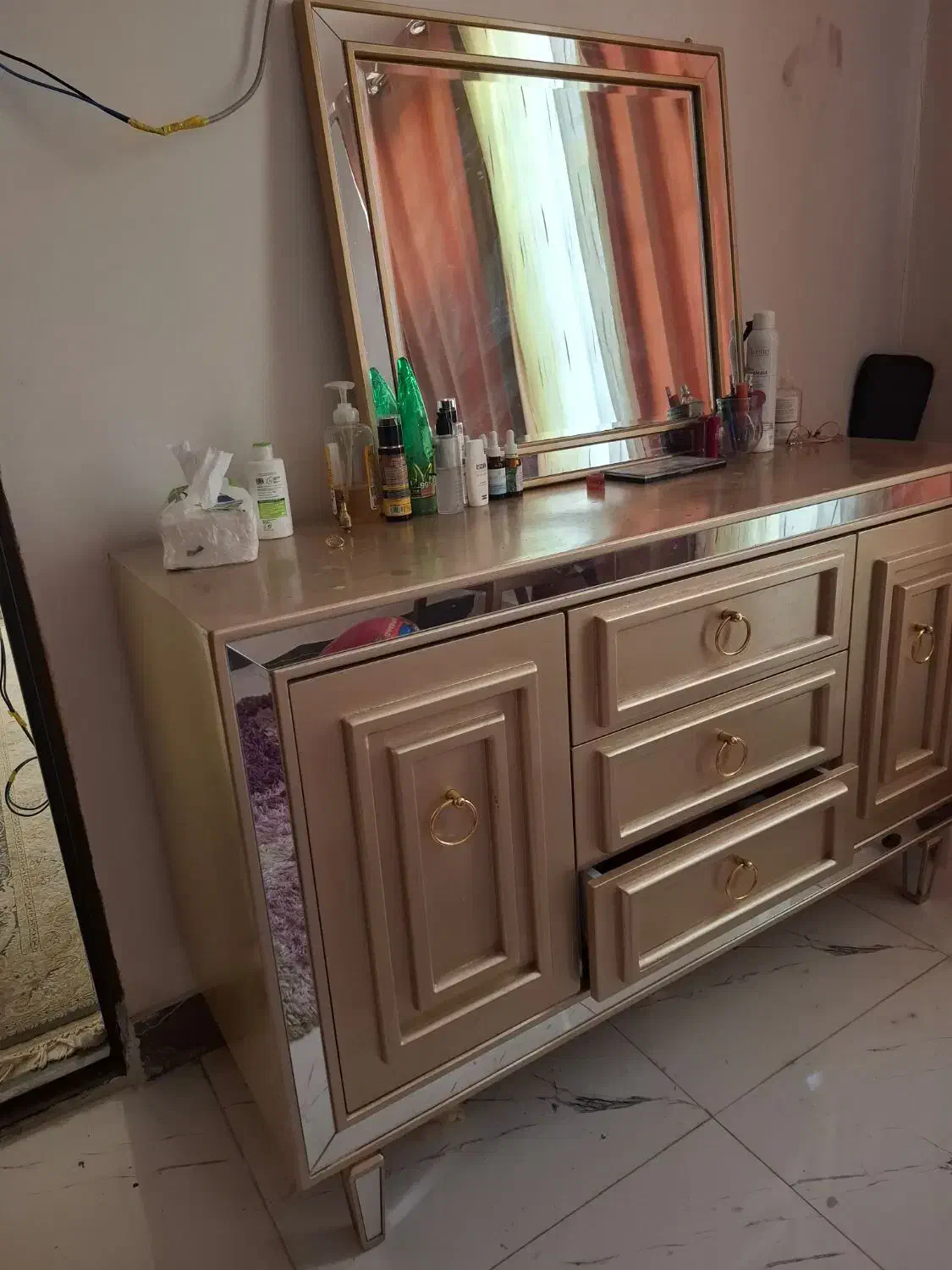 سرویس خواب دو نفره  با دراور  و آینه و دوتا گل میز|تخت و سرویس خواب|دزفول, |دیوار