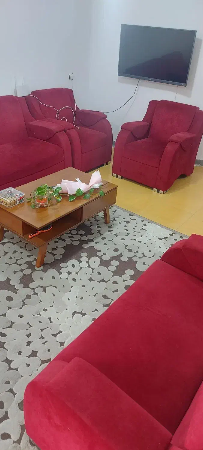 مبلمان ۹نفره وناهارخوری۴ نفره قرمز زرشکی +جلومبل|مبلمان خانگی و میز عسلی|رشت, باهنر|دیوار