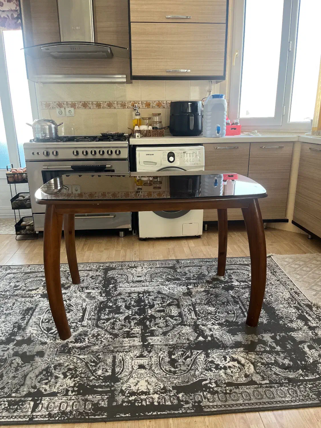 میز ناهارخوری کاملا سالم|میز و صندلی غذاخوری|میانه, |دیوار