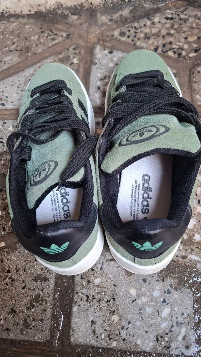 یک جفت کتونی برنگ سبز نو فروخته میشود|کیف، کفش، کمربند|بروجرد, |دیوار