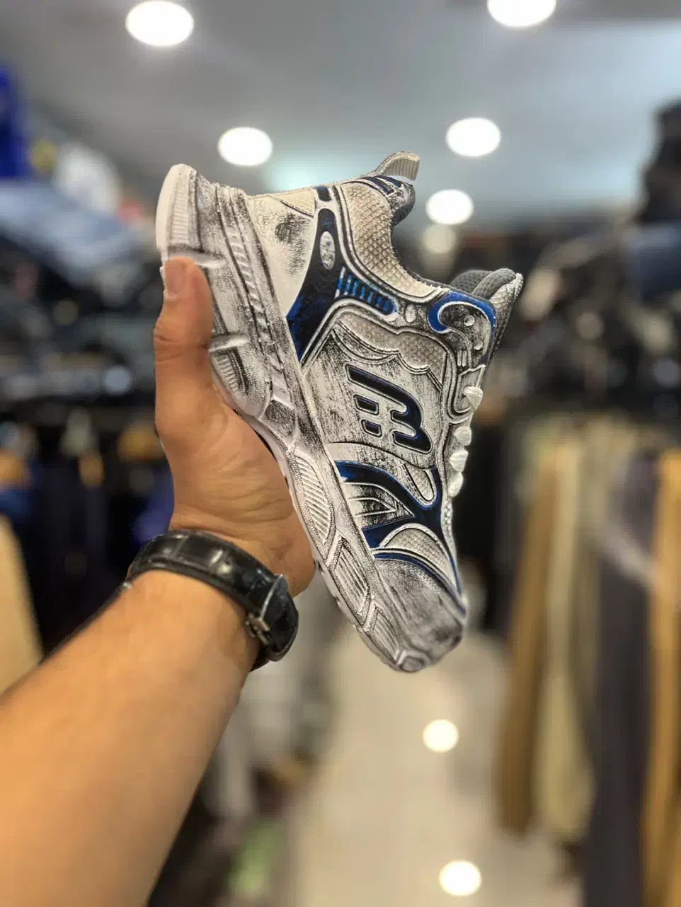 کفش بالنسیاگا(کاستوم)|کیف، کفش، کمربند|اصفهان, رکن الدوله شرقی|دیوار