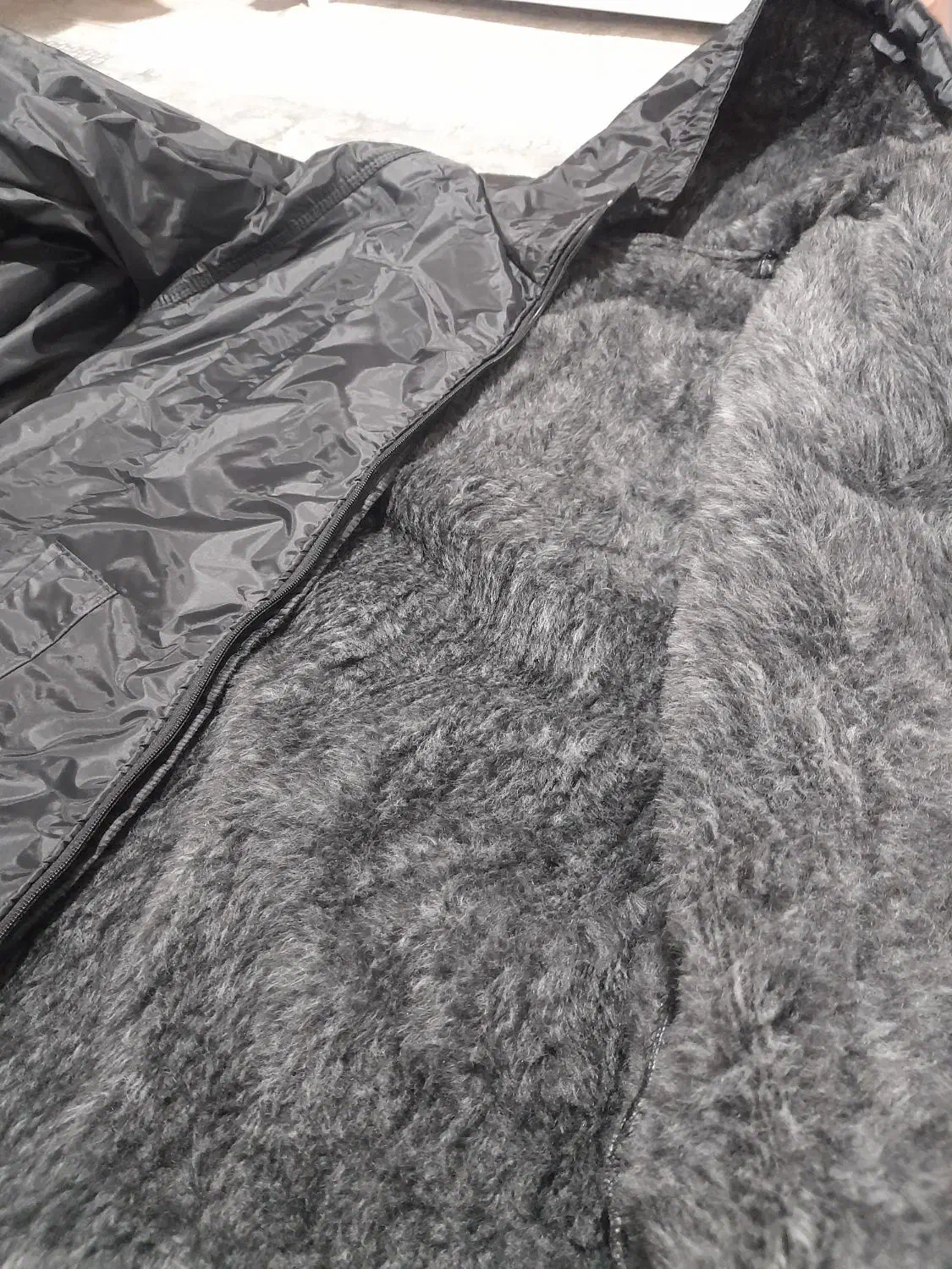 بادگیر|لباس|کرج, کلاک نو|دیوار