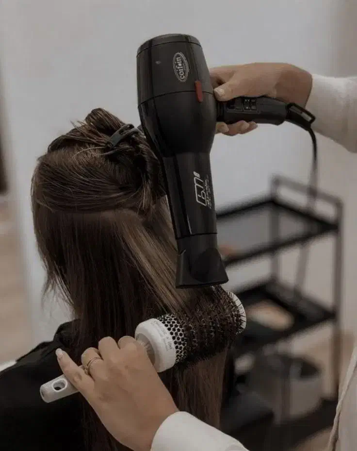 زیبایی با نرخ خداشناسی|خدمات آرایشگری و زیبایی|بروجن, |دیوار