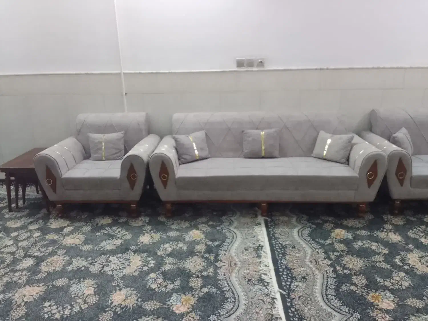 مبلمان راحتی درحدنو|مبلمان خانگی و میز عسلی|قم, نیروگاه|دیوار