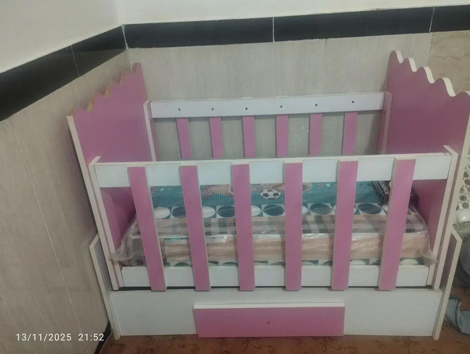 گهواره|تخت و سرویس خواب|خاو و میرآباد, |دیوار