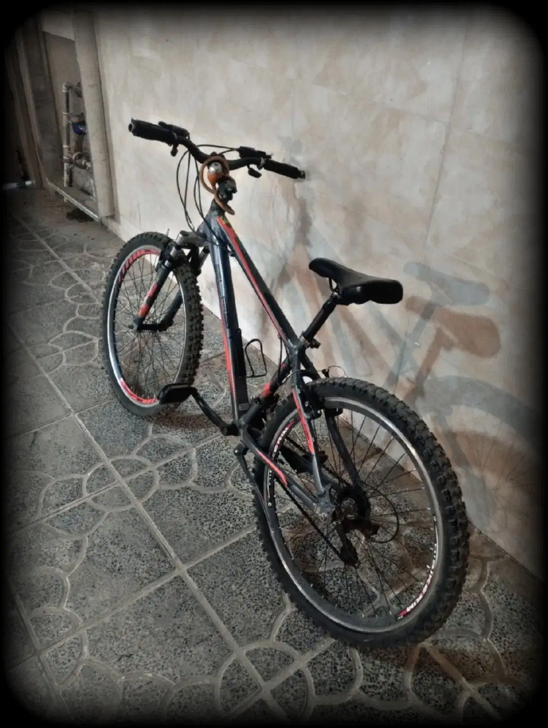 دوچرخه 26|دوچرخه، اسکیت، اسکوتر|صدرا-فارس, فاز ۱|دیوار