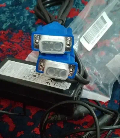 یک عدد آداپتور ویک عدد کابل مانیتور کاملا نو|قطعات و لوازم جانبی رایانه|اهواز, منازل کارون|دیوار