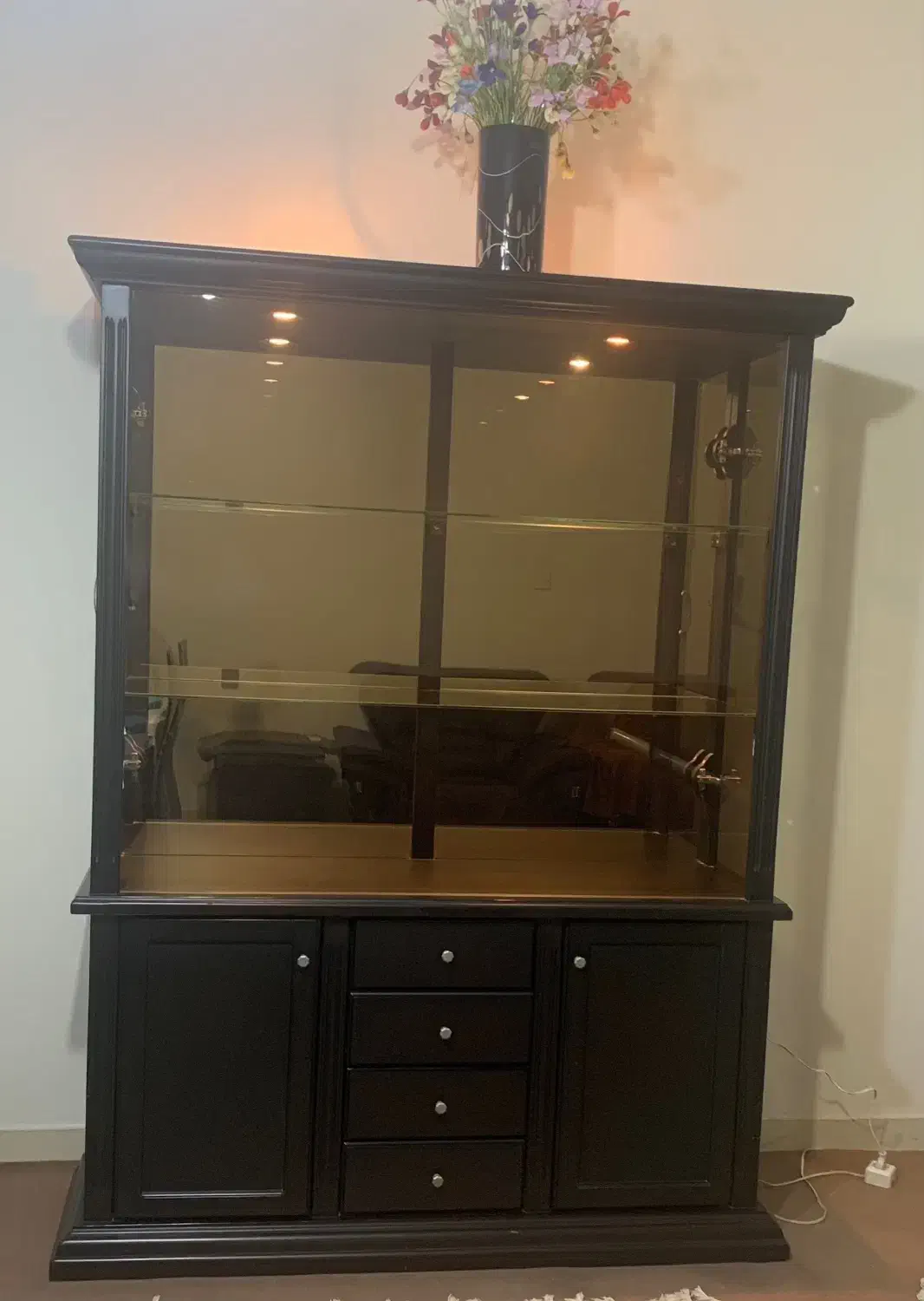 بوفه تمام چوب بزرگ کنسول‌دار، چراغدار|بوفه، ویترین، کنسول|اهواز, شهرک نفت|دیوار