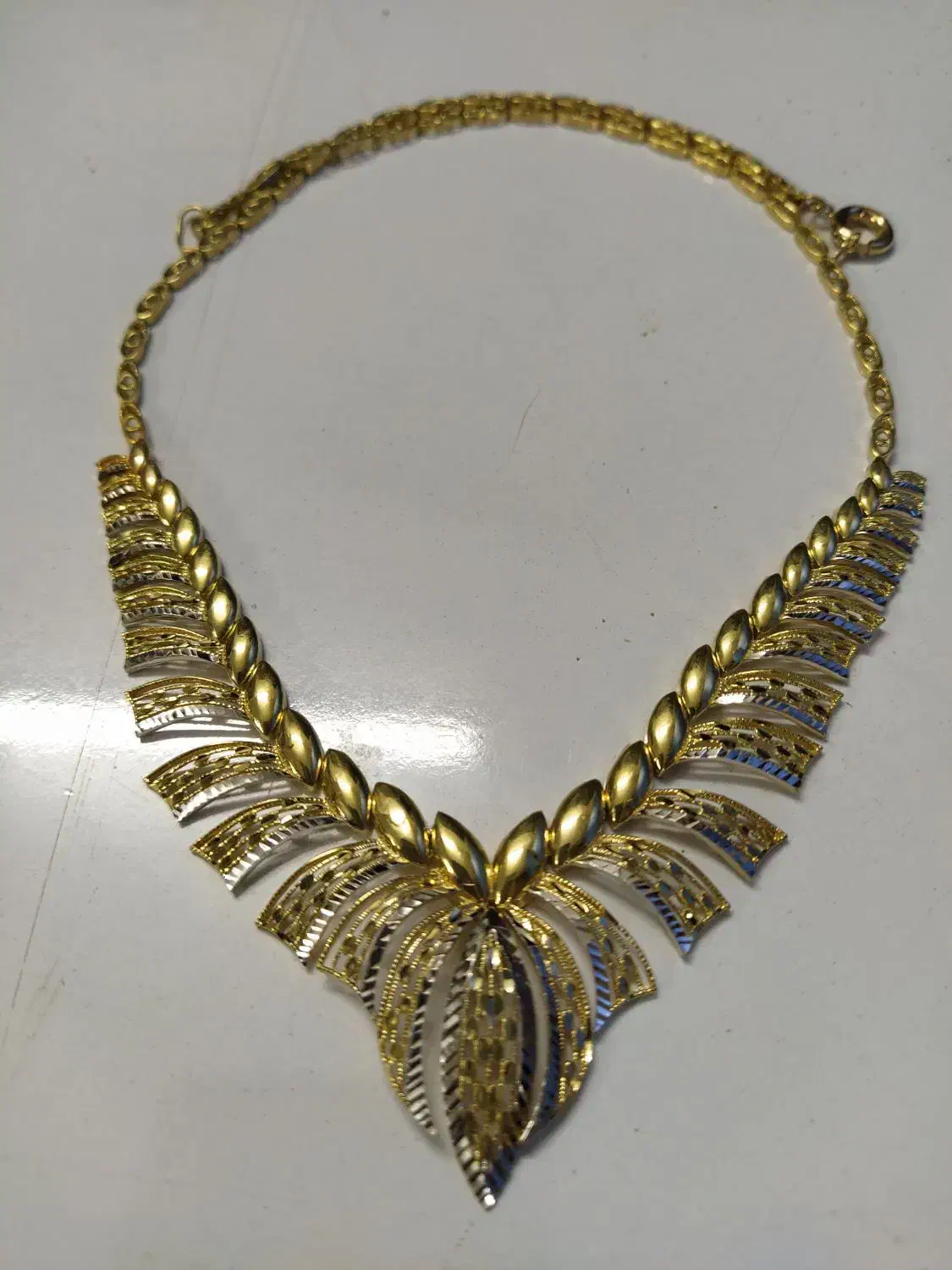 طلای درحد نو|جواهرات|نیشابور, میدان حافظ|دیوار