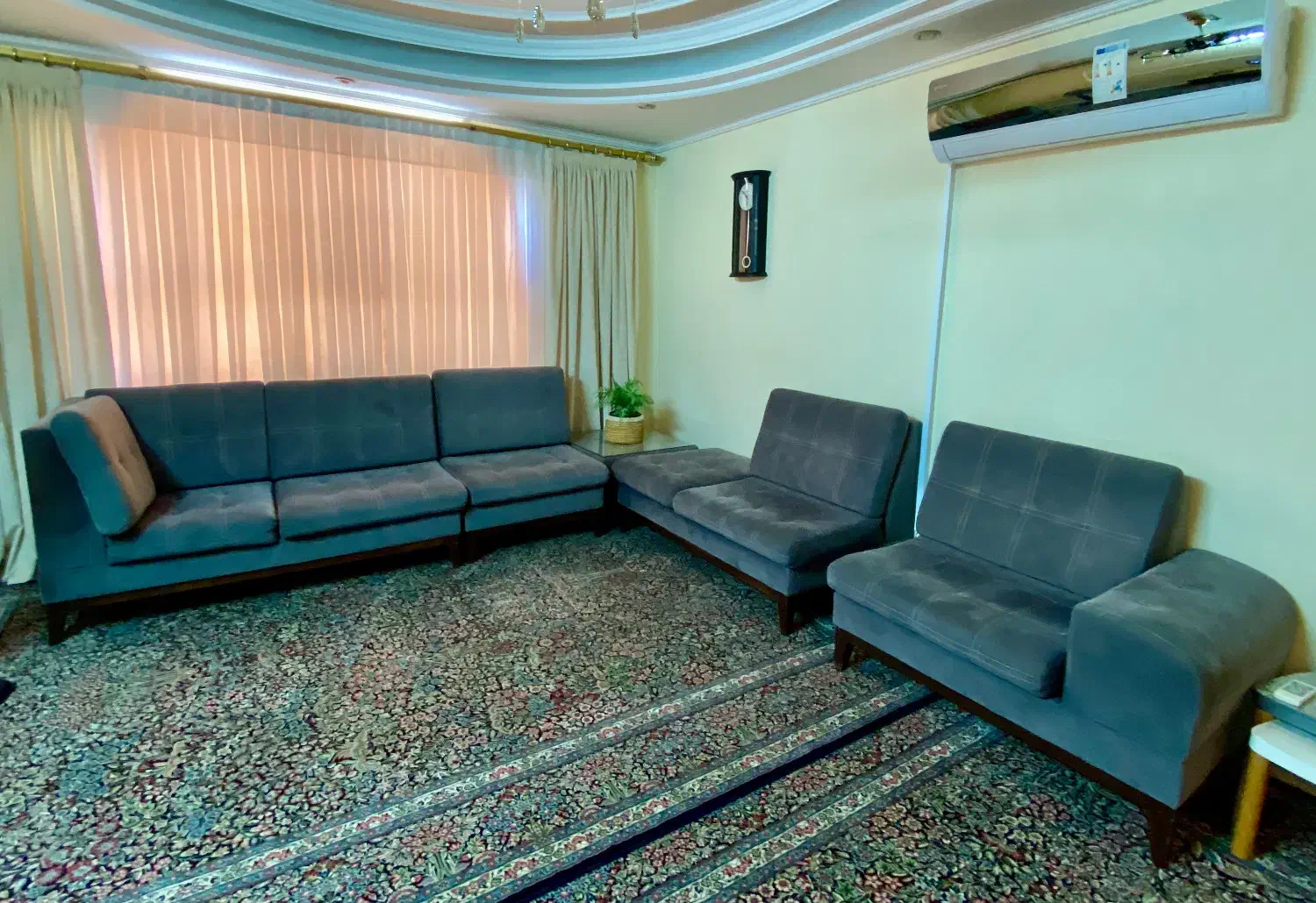 مبلمان ۷ نفره|مبلمان خانگی و میز عسلی|زاهدان, |دیوار