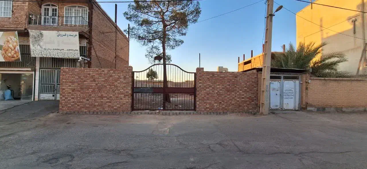 چهار دیواری با انشعاب آب و برق|اجارهٔ دفتر صنعتی، کشاورزی، تجاری|زرند, |دیوار