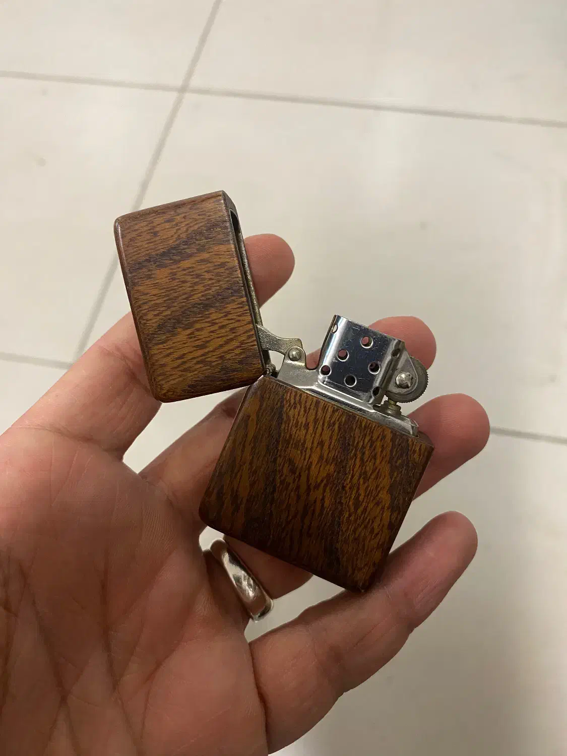 فندک نفتی قدیمی|کلکسیون اشیاء عتیقه|مشکین‌دشت, |دیوار