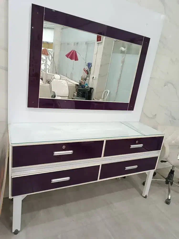 میز و آینه آرایشگاه زنانه|آرایشگاه و سالنهای زیبایی|الیگودرز, |دیوار