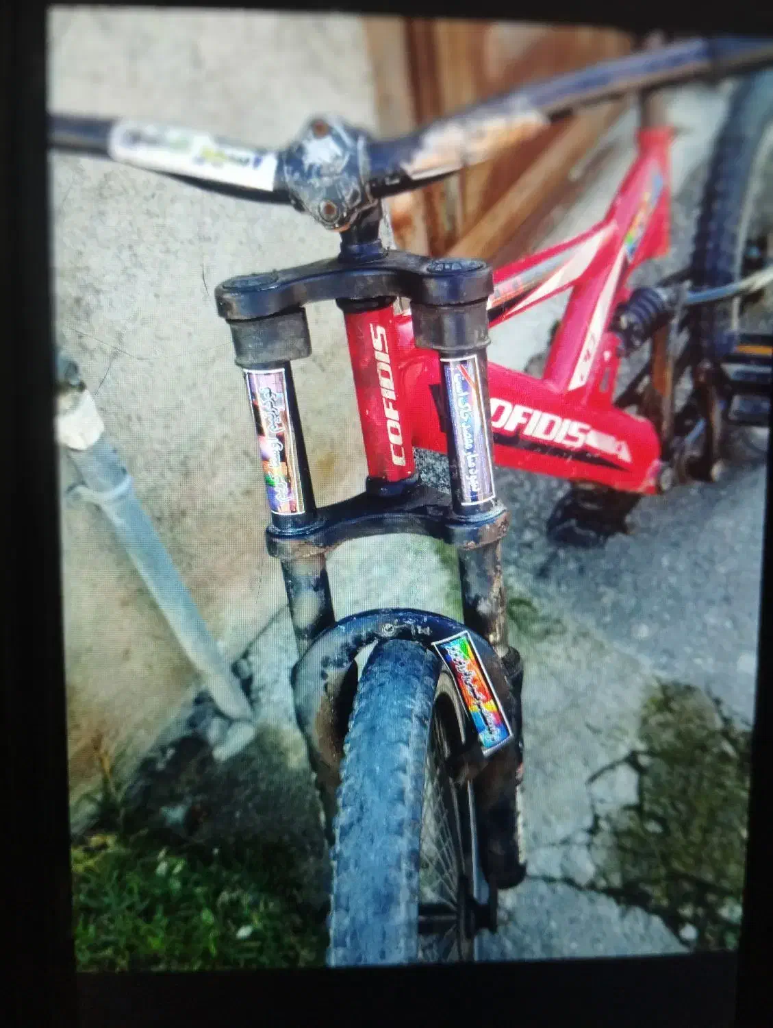 دوچرخه|دوچرخه، اسکیت، اسکوتر|قرق, |دیوار