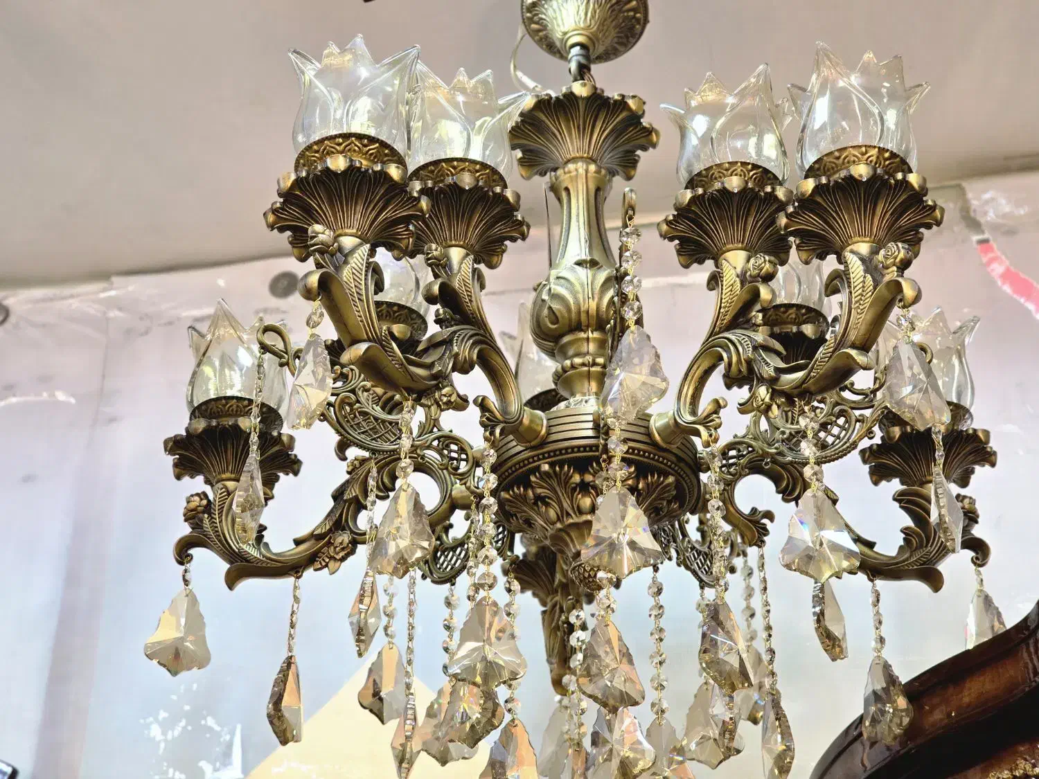 لوستر نوع ده لامپ شاخه بزرگ با حباب و کریستال|لوستر و چراغ آویز|خوی, |دیوار