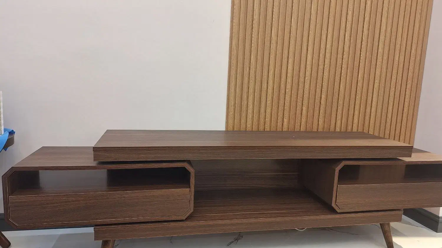 میز زیر تلویزیون|میز تلویزیون|شیراز, شهرک بهشتی|دیوار